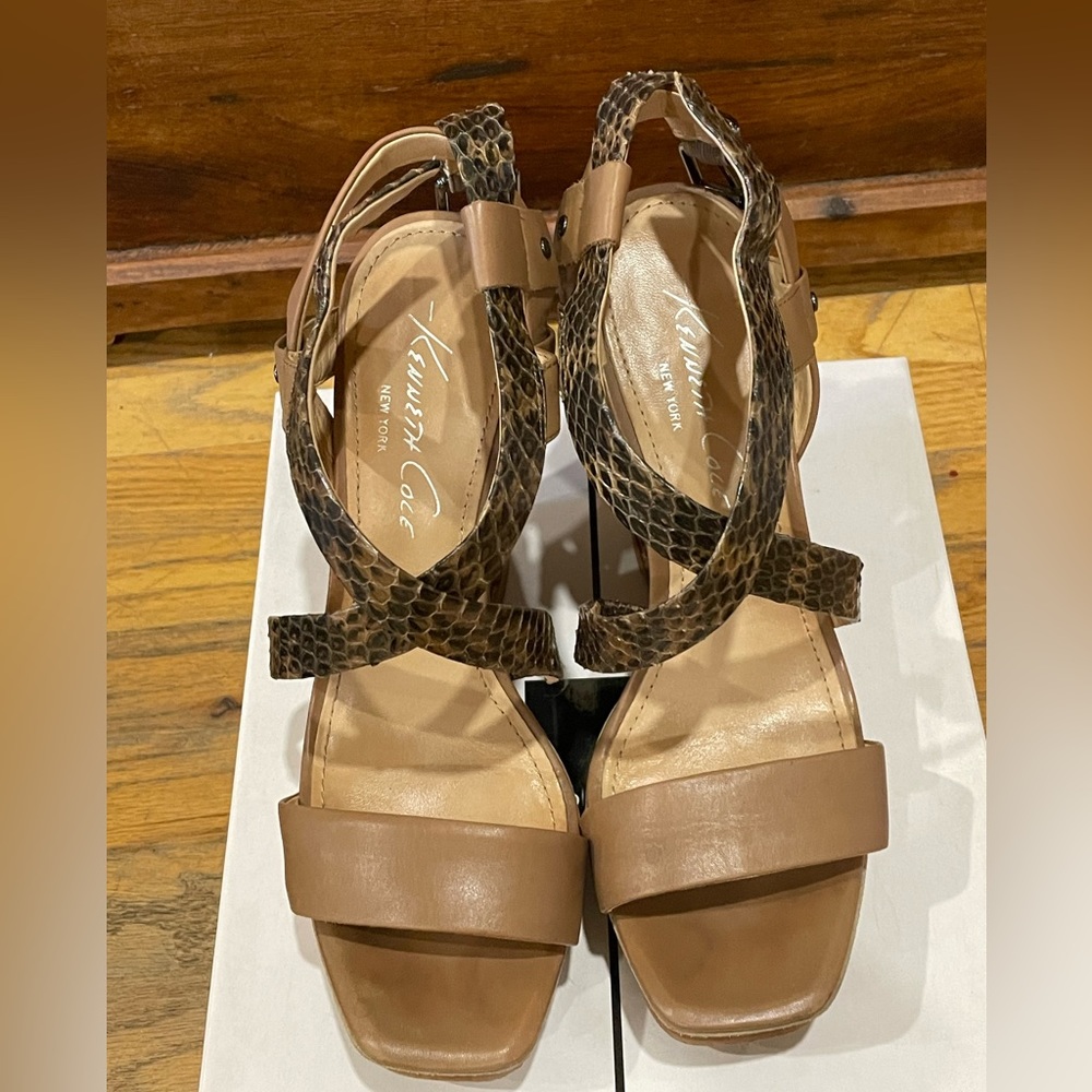 Kenneth Cole Heels Tan Leather and Snakeskin Strap Detailng Size 9 - Picture 3 of 4
